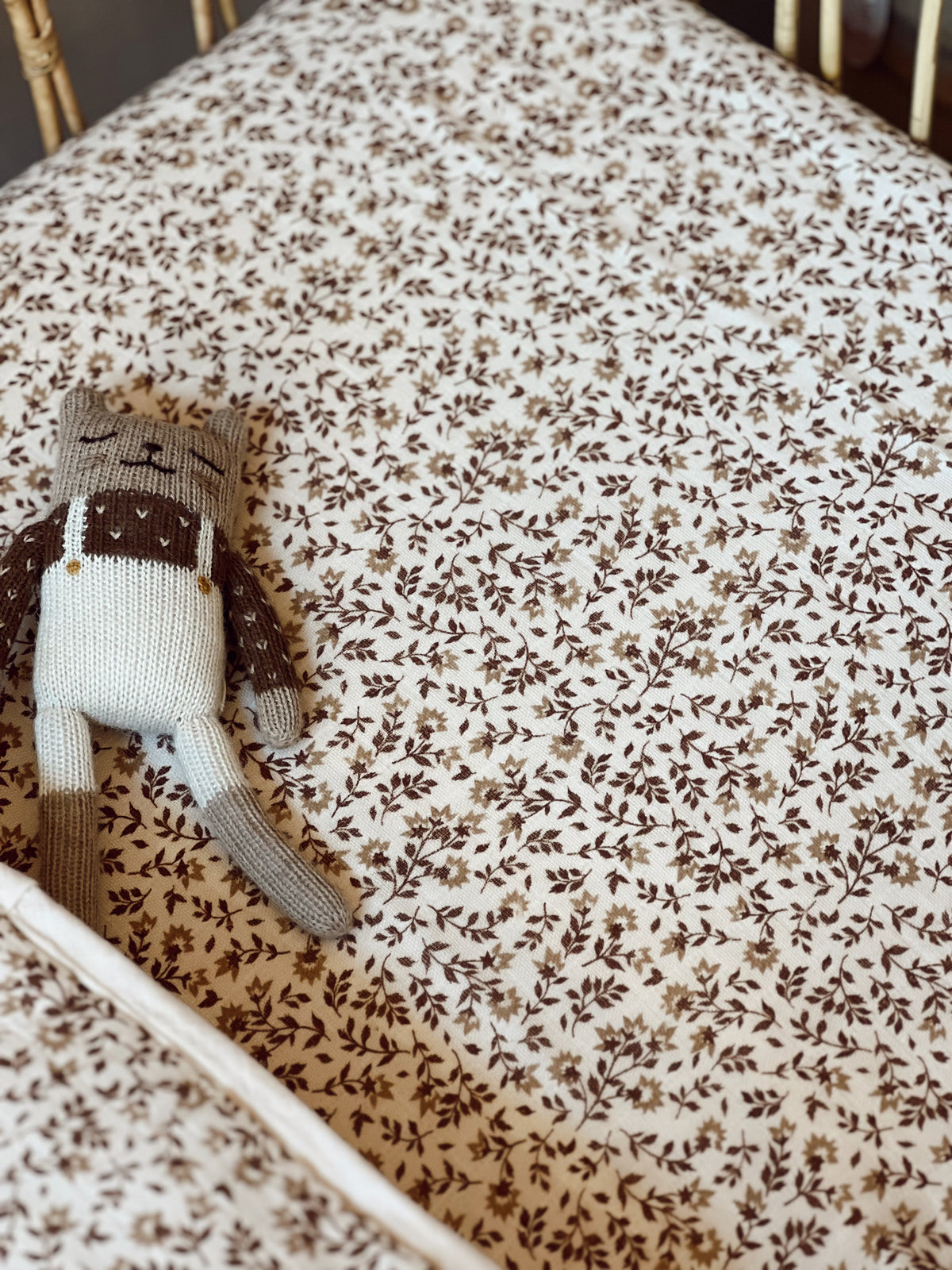 Drap housse lit bébé hibiscus