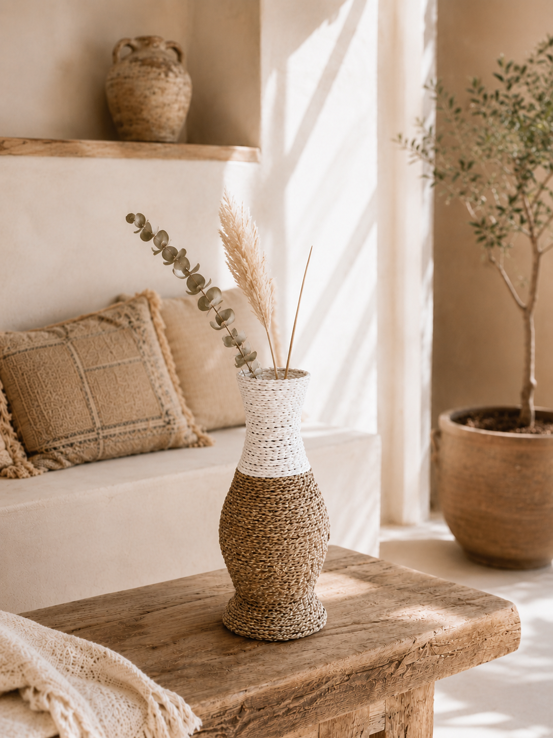 Vase en corde tressée
