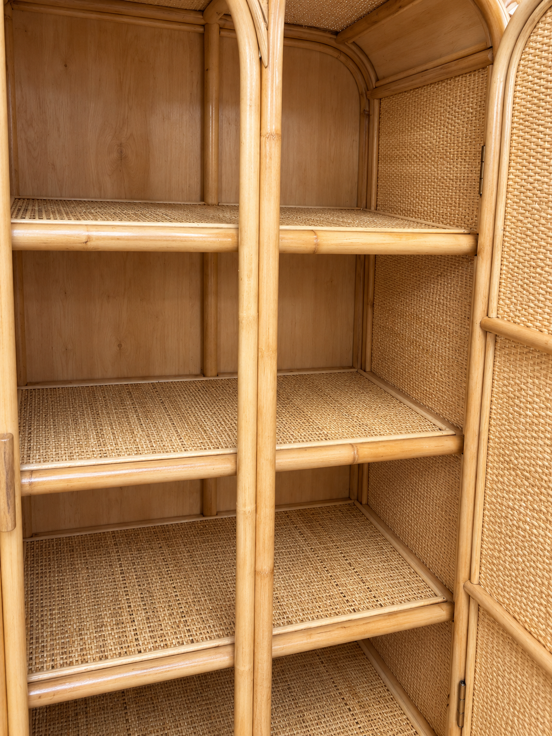 Armoire Daisy en rotin et cannage