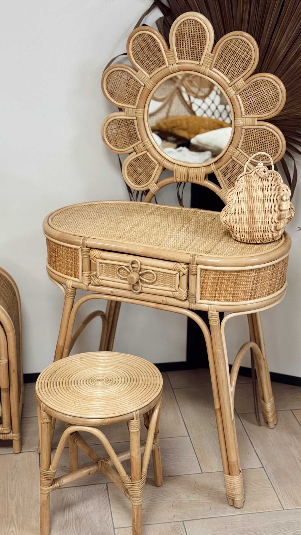 Précommande Ensemble coiffeuse et tabouret en rotin Luna