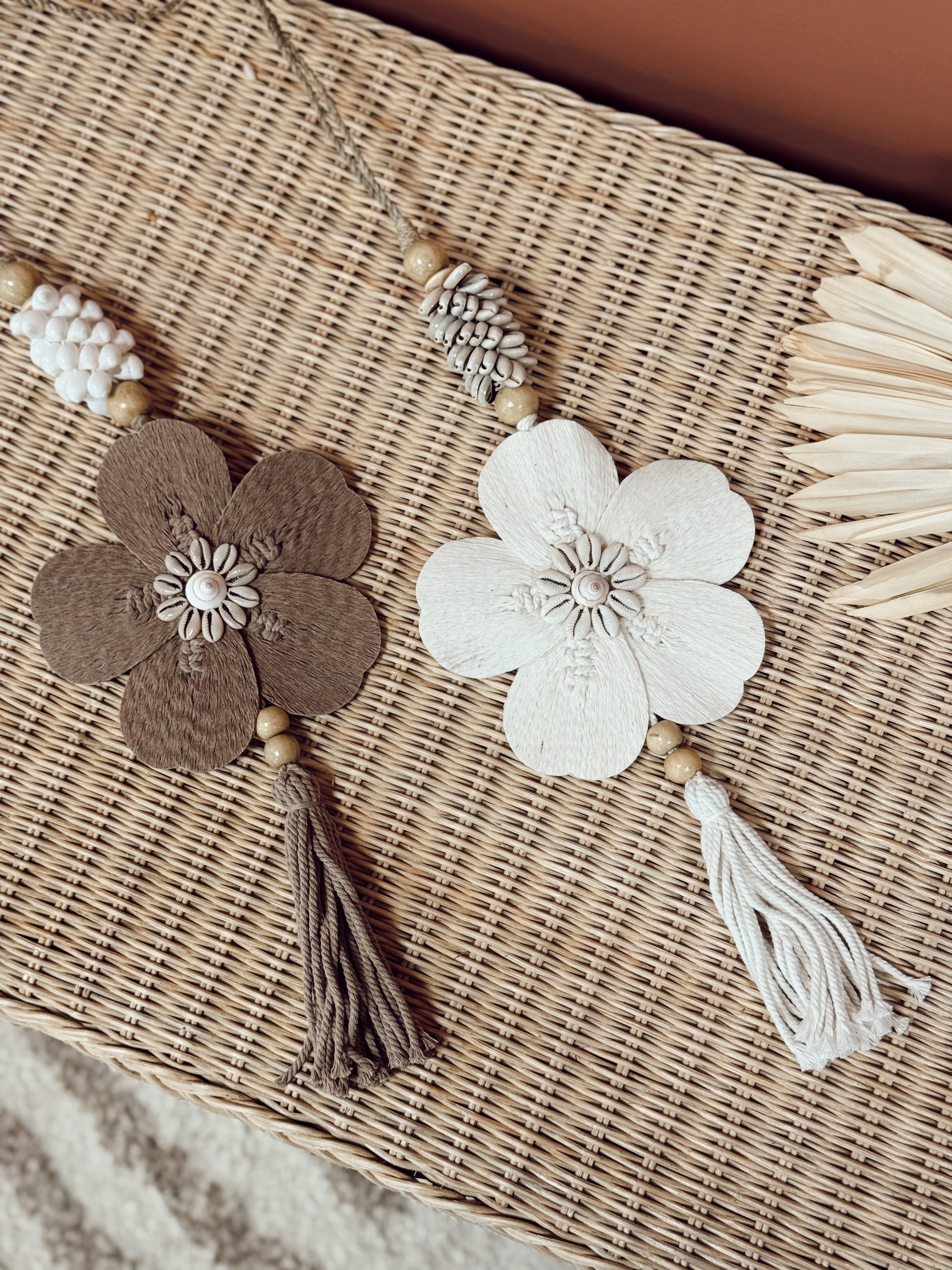 Suspension murale fleur & coquillages