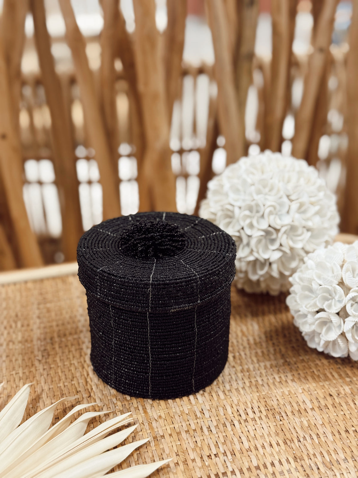Boîtes rondes en perles I Noir