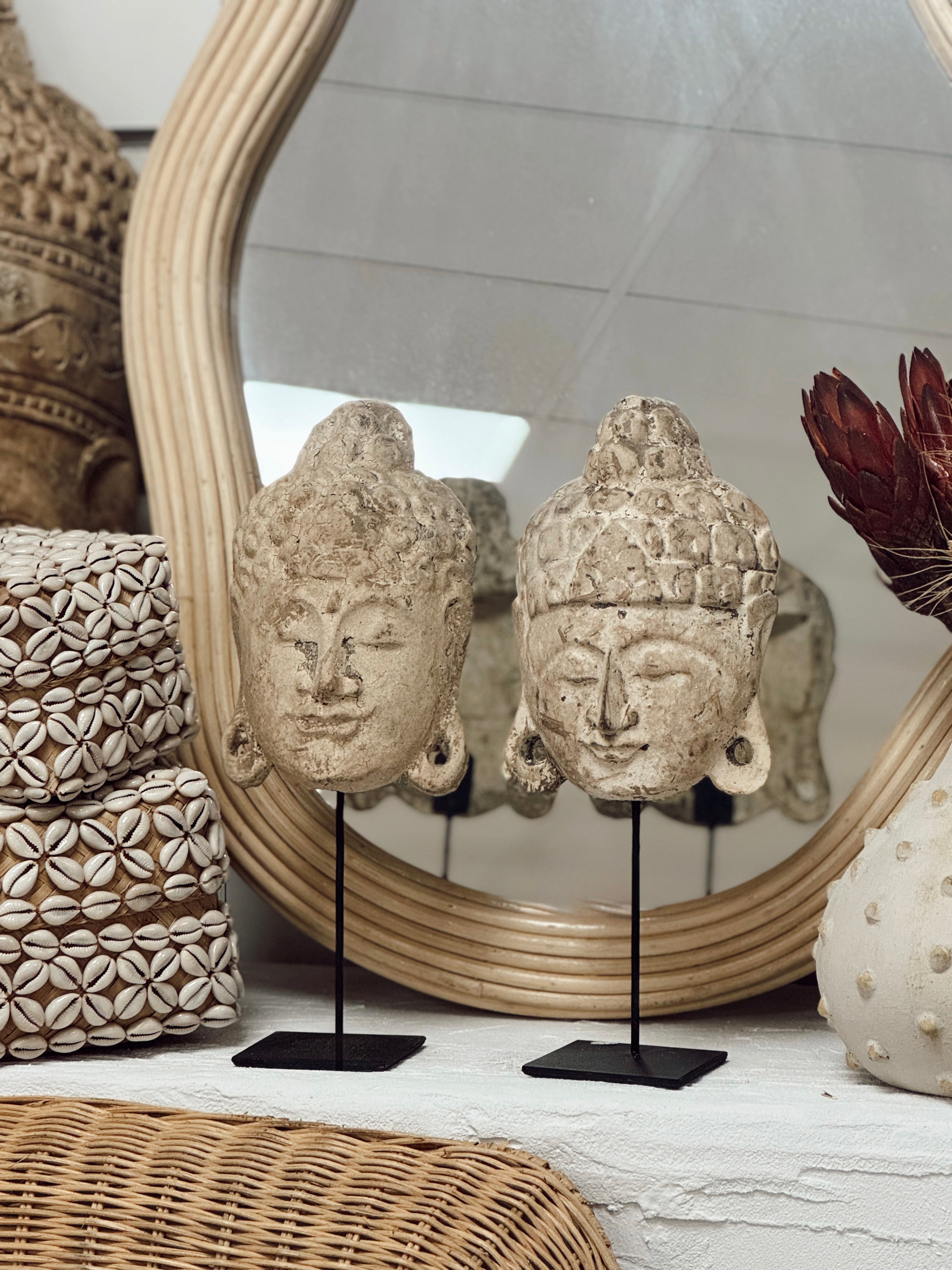 Tête de Bouddha « Seraya » – Sculpture sur socle en bois ancien