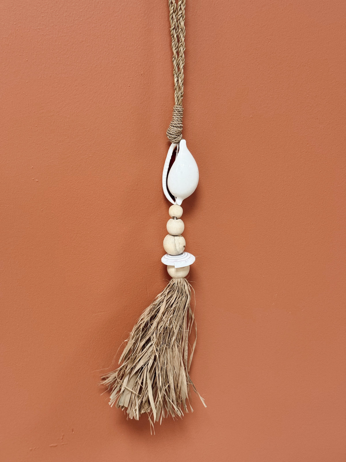 Suspensions murales en coquillages