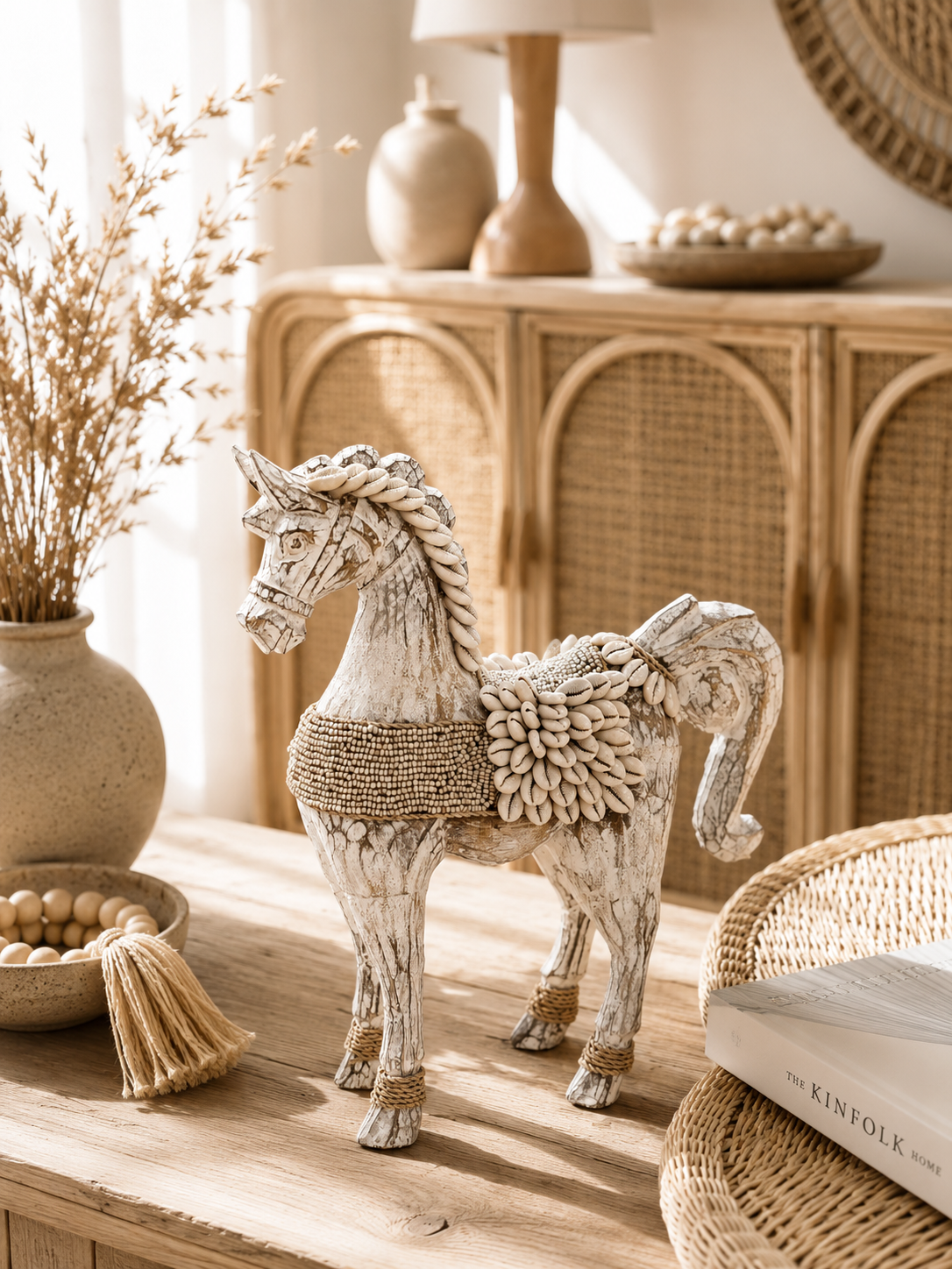 Cheval artisanal en bois sculpté