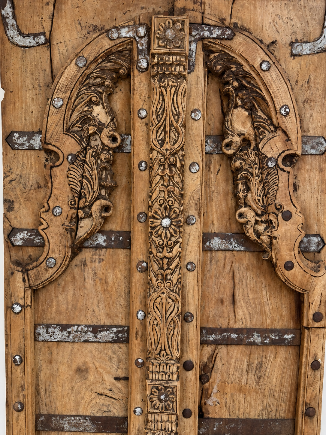 Porte indienne ancienne sculptée