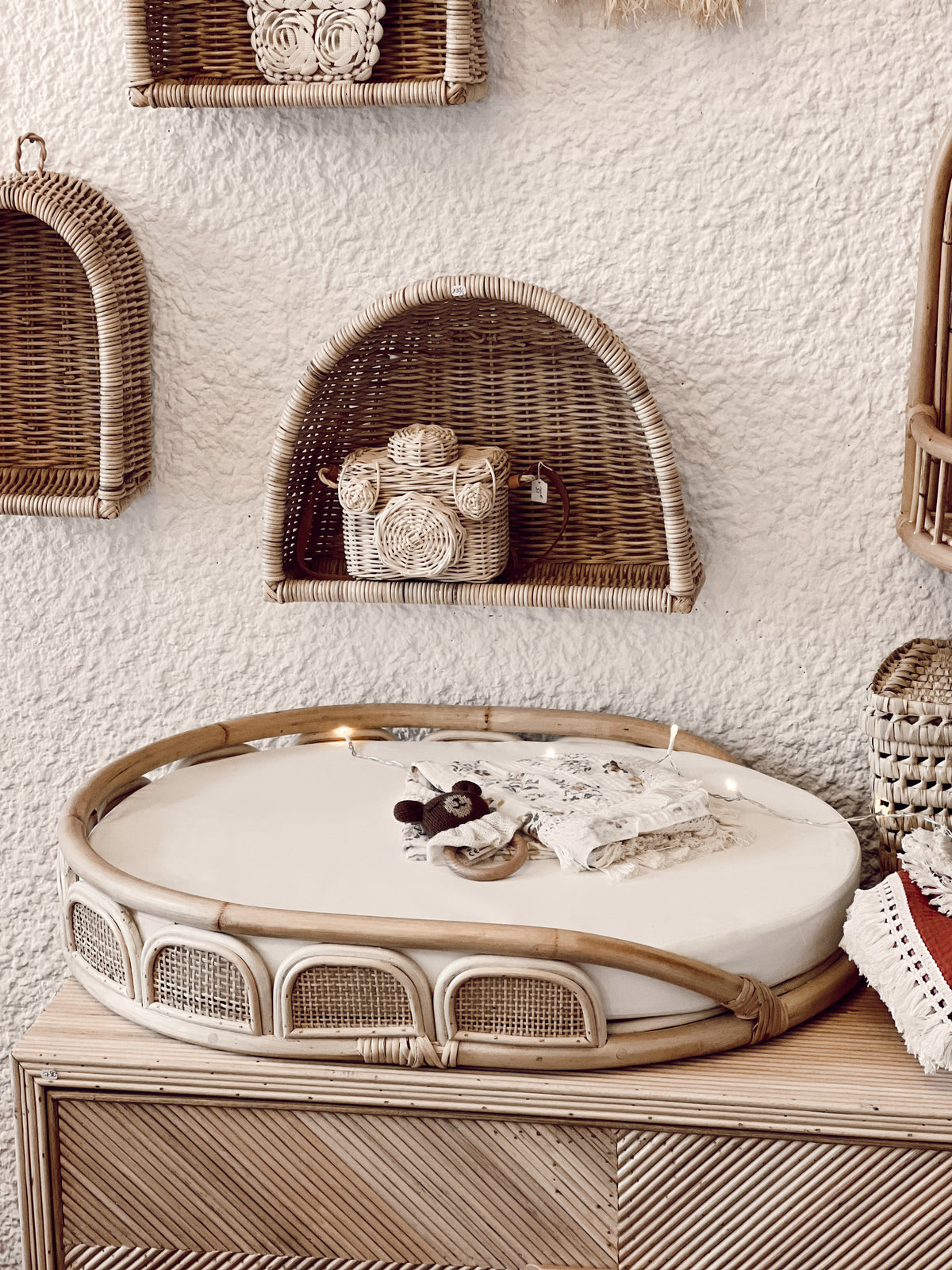 Sunshine rattan changing basket