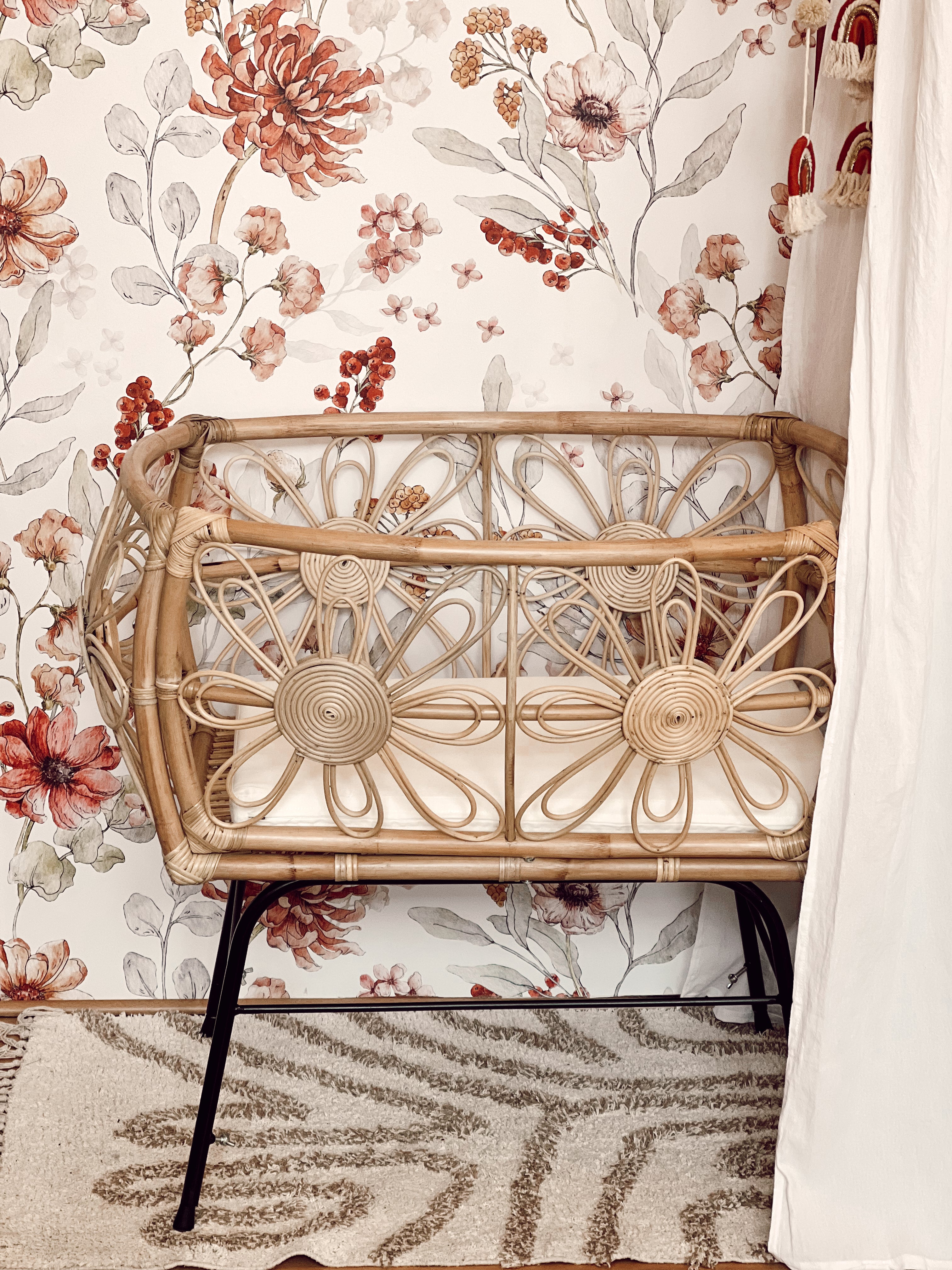 Flower rattan co-sleeping cradle