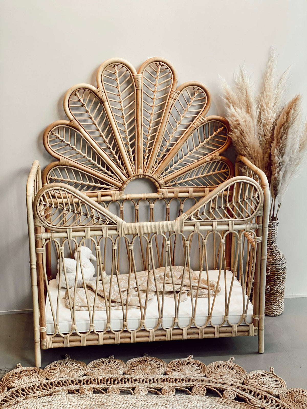 Flower rattan bed