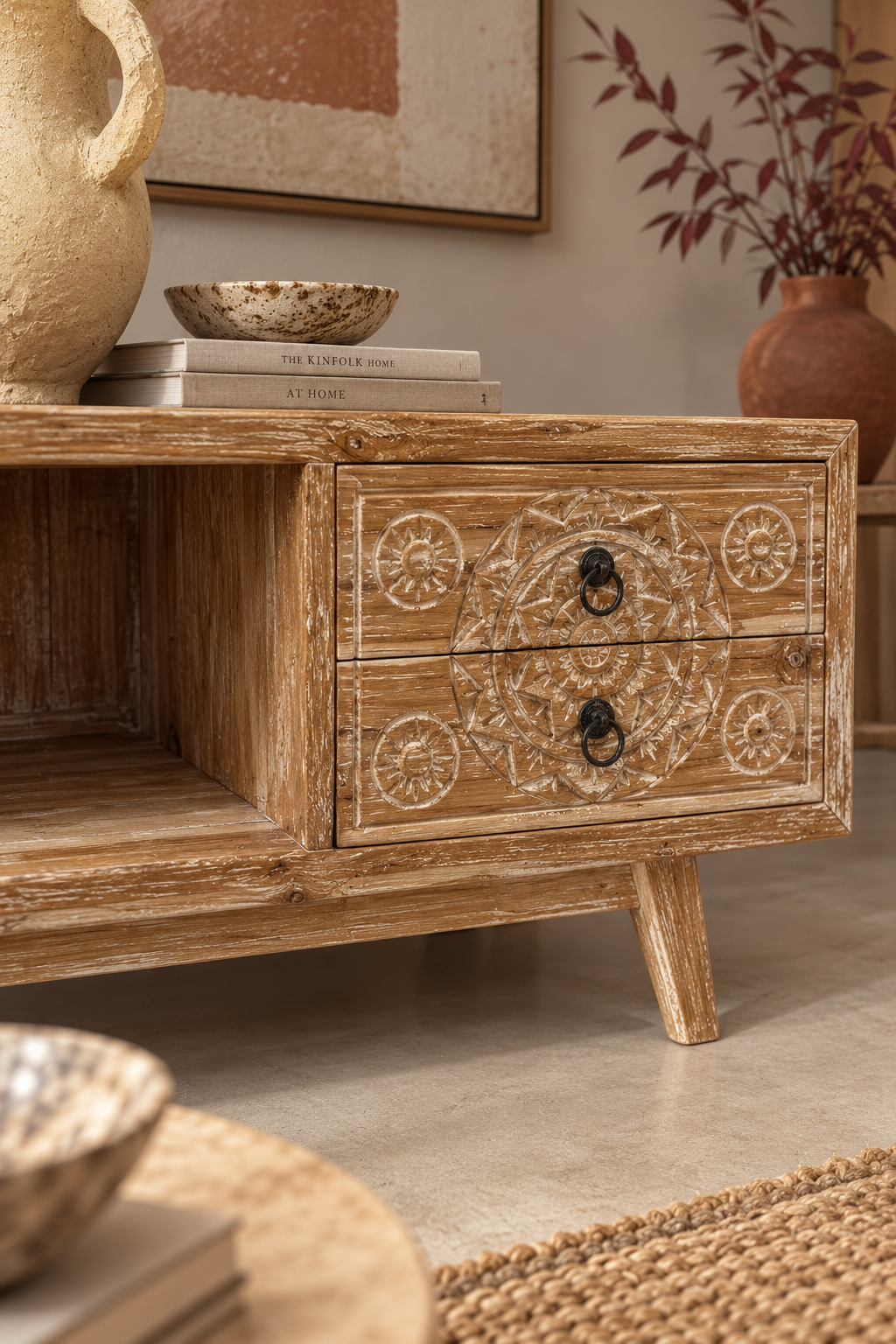 Meuble TV balinais en bois sculpté