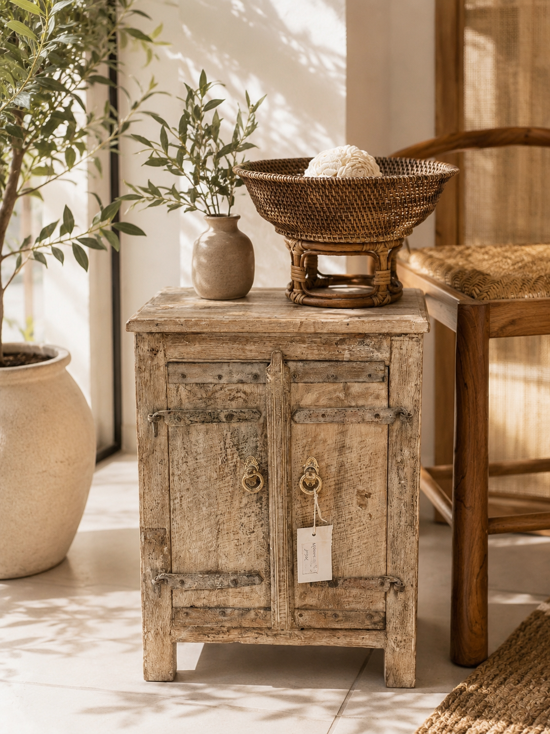 Petit Buffet indien ancien en bois
