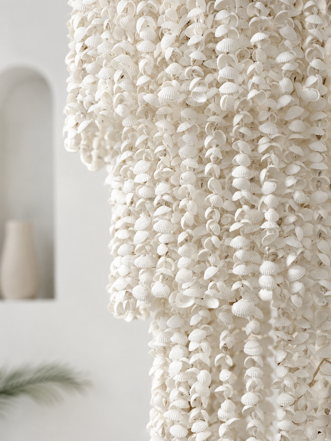 Lustre coquillages blancs – Suspension artisanale en cascade
