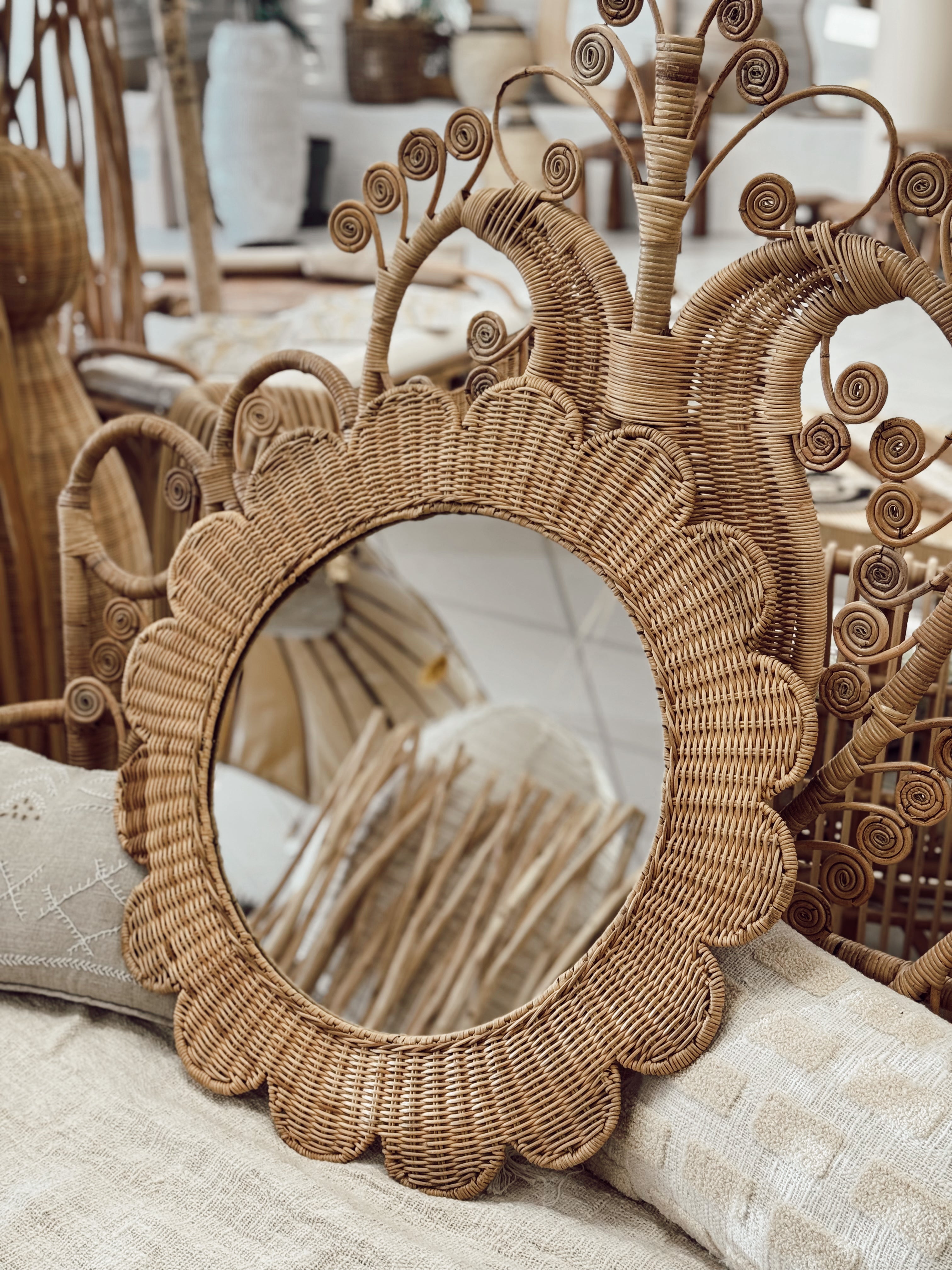 Miroir Fleur en rotin