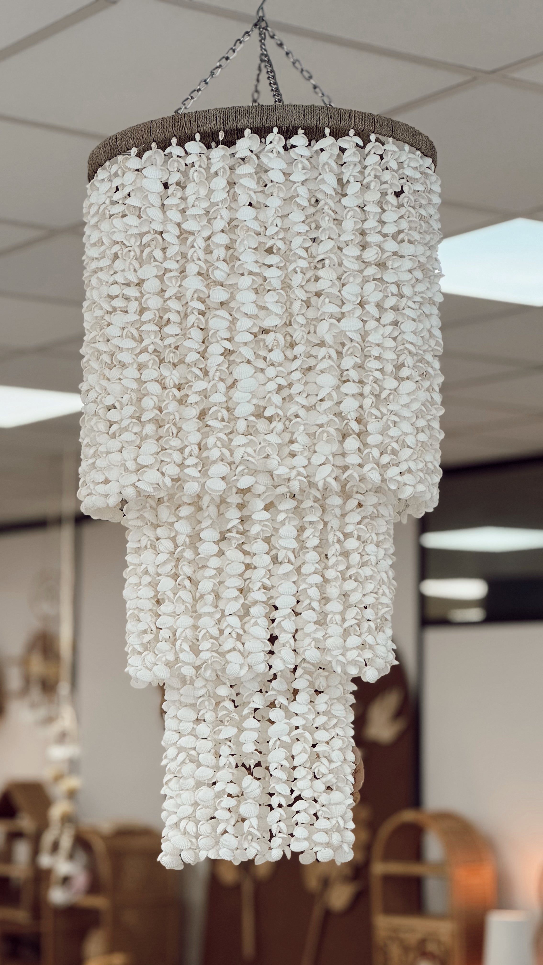 Lustre coquillages blancs – Suspension artisanale en cascade