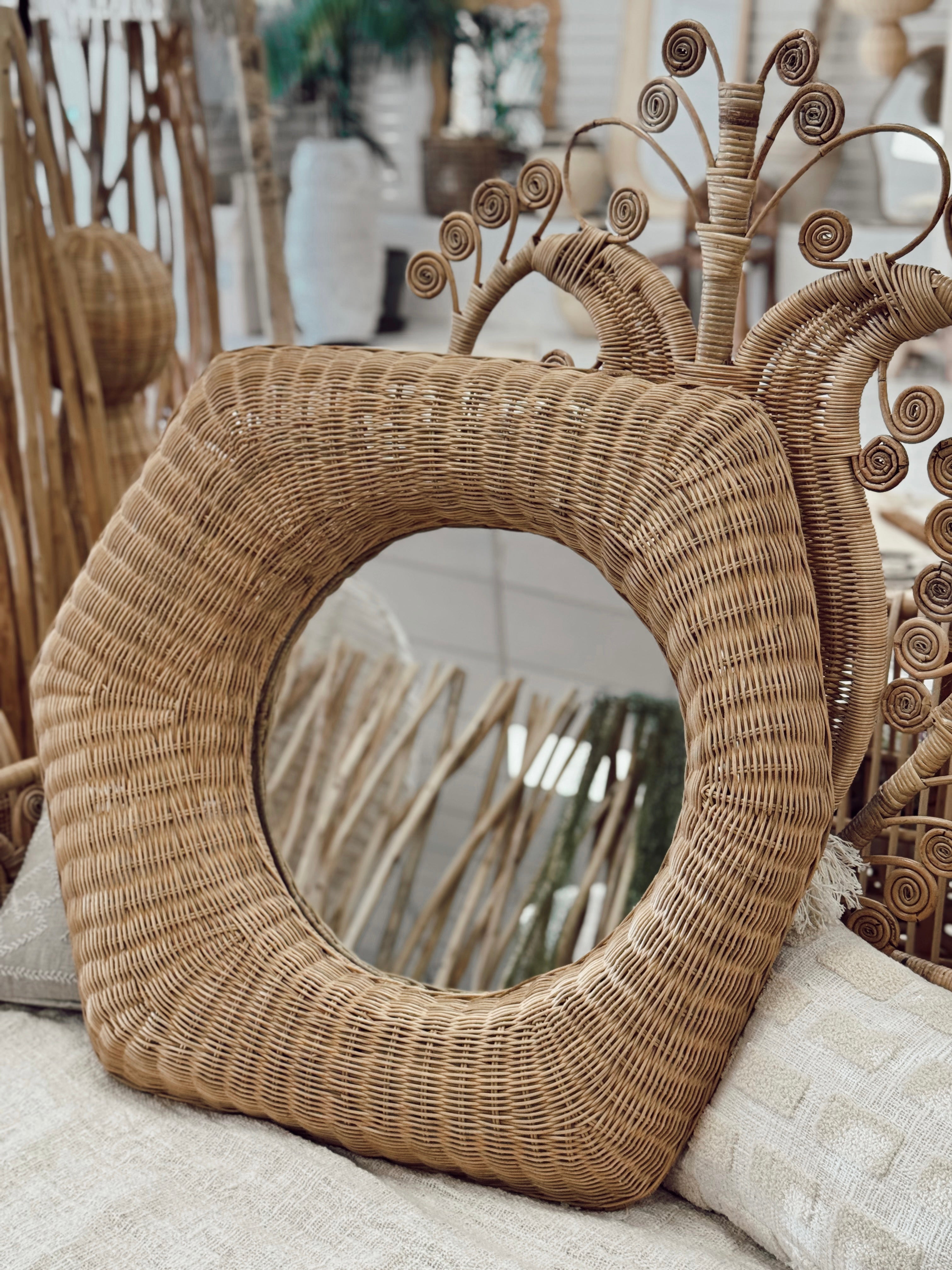 Miroir Stone en rotin