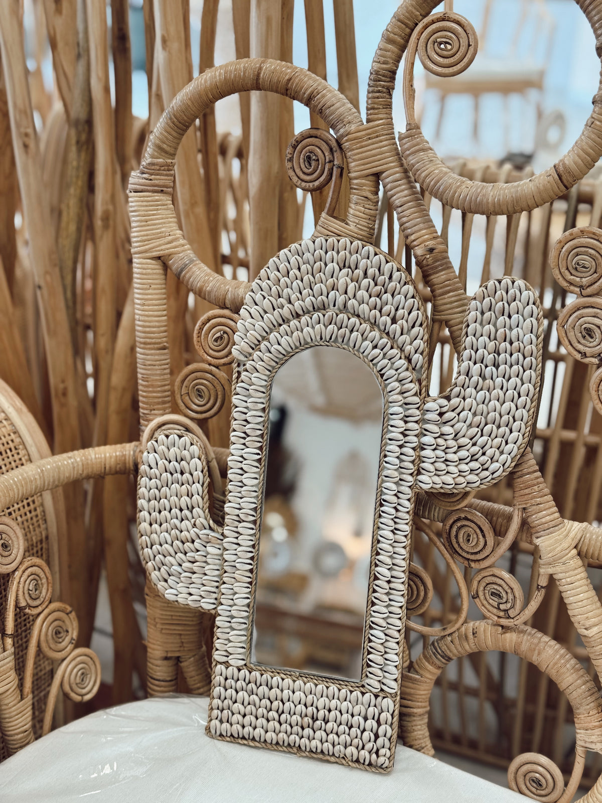 Miroir cactus en coquillages