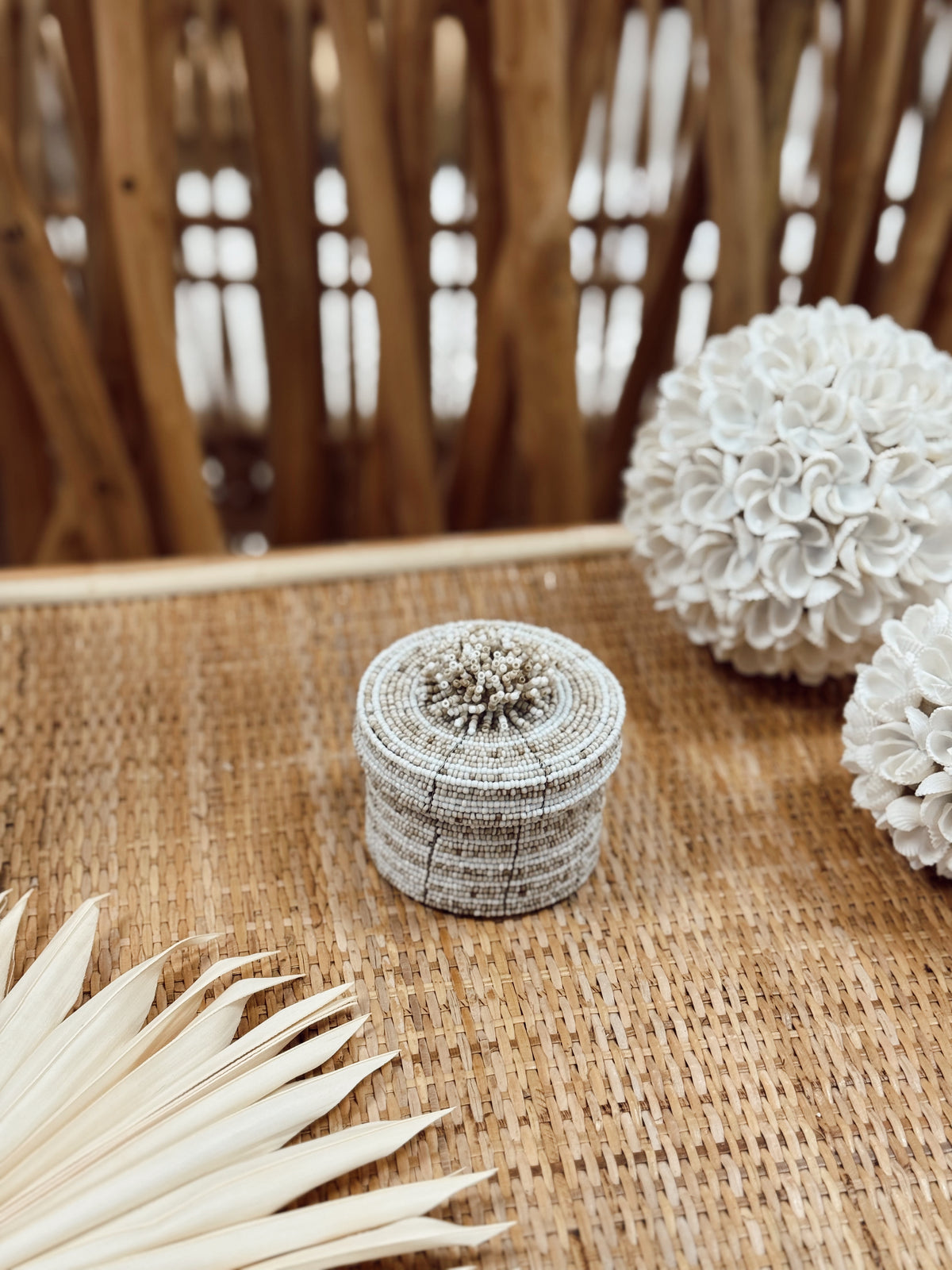 Boîtes rondes en perles I Beige