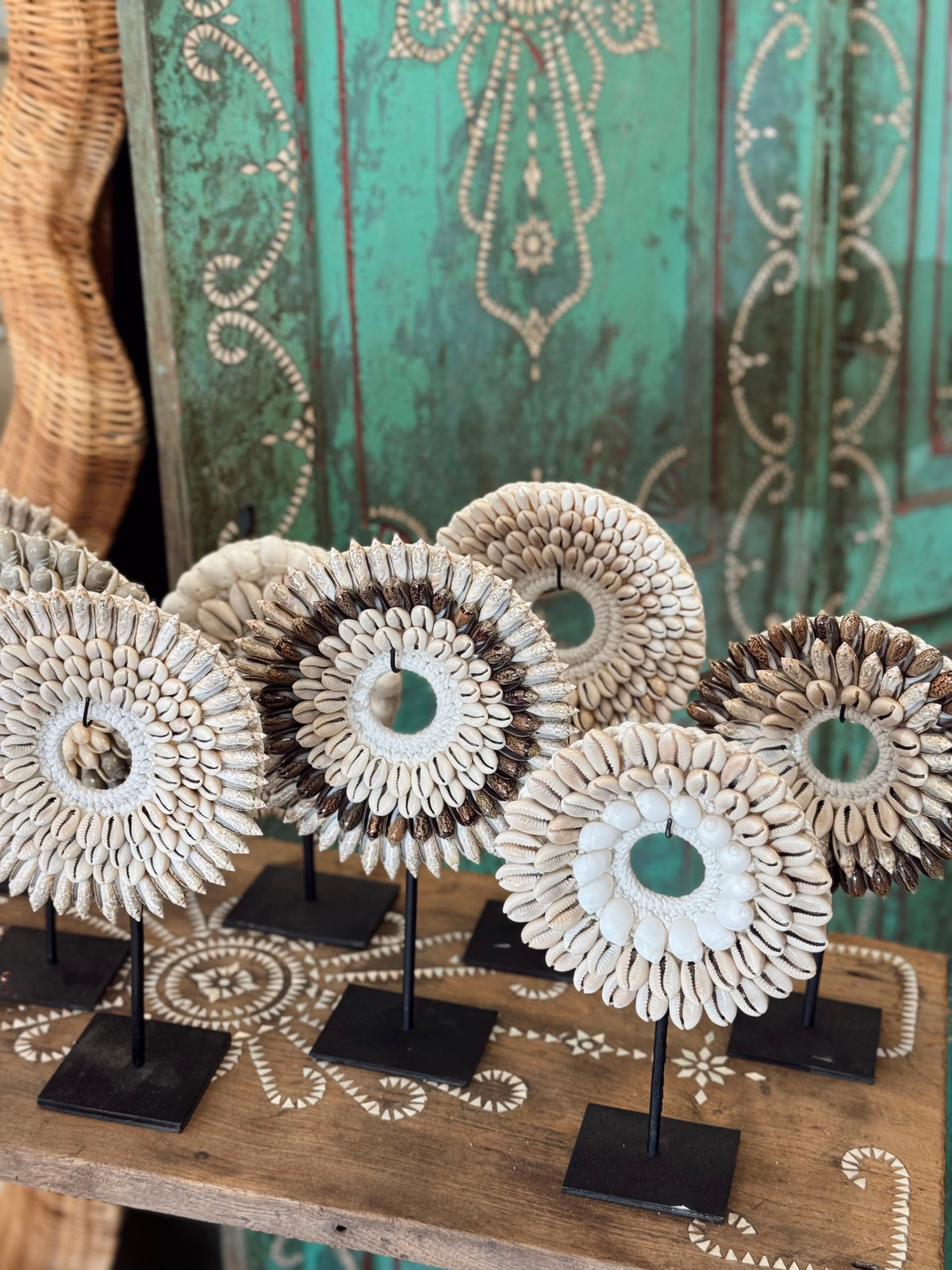 Décoration sur socle - Couronne en coquillages
