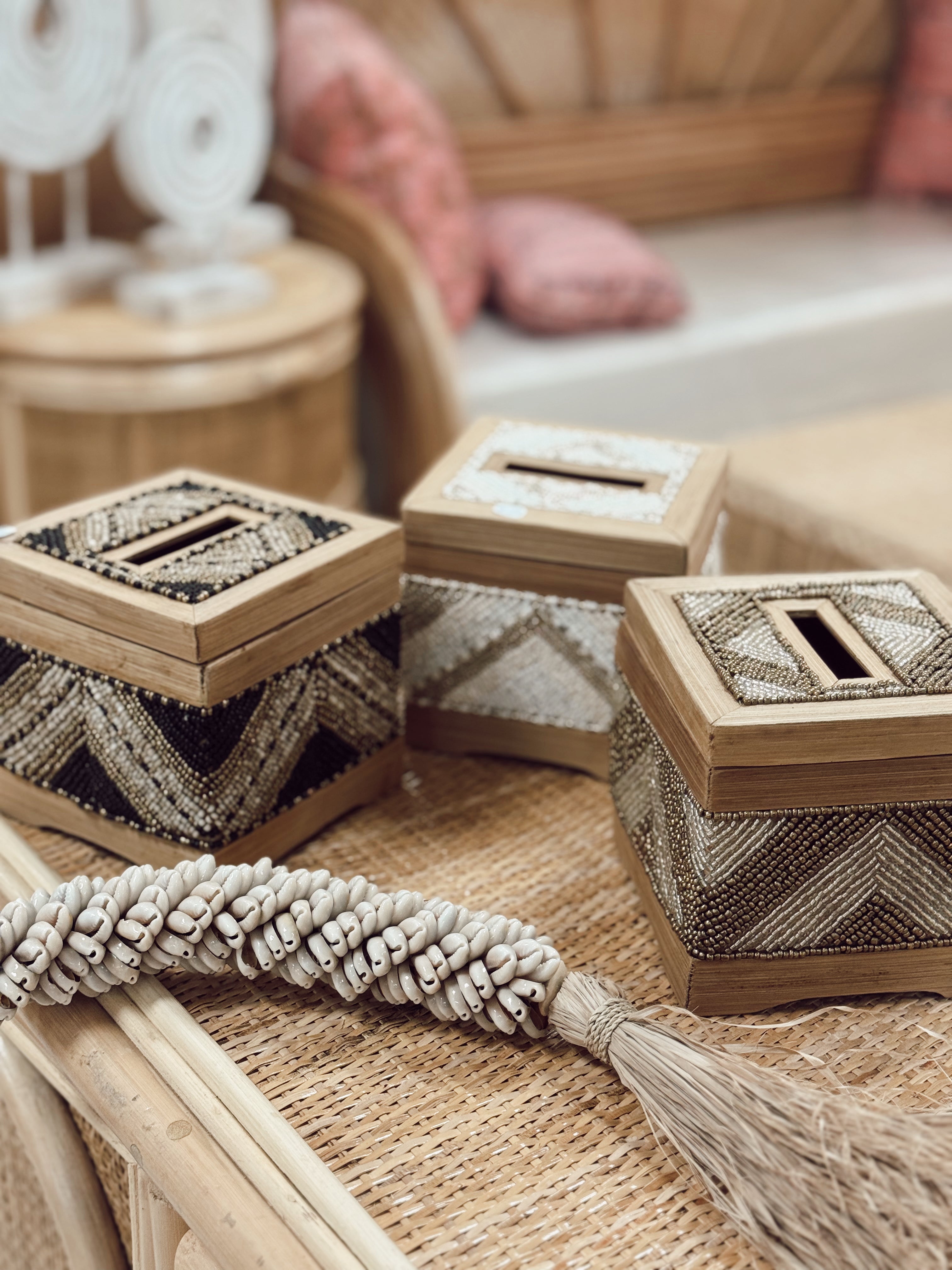 Boîte à mouchoirs perlée carrée