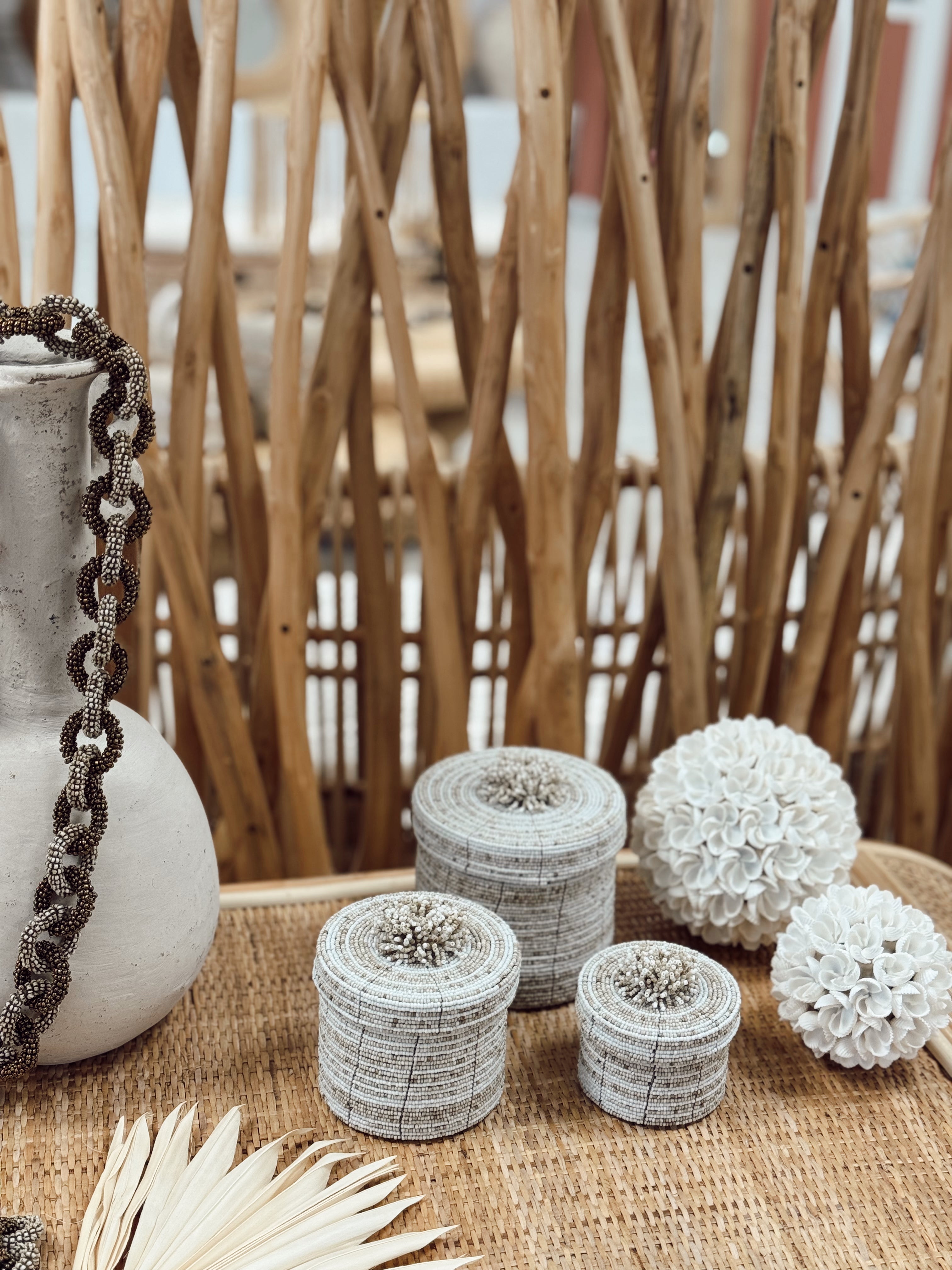 Boîtes rondes en perles I Beige