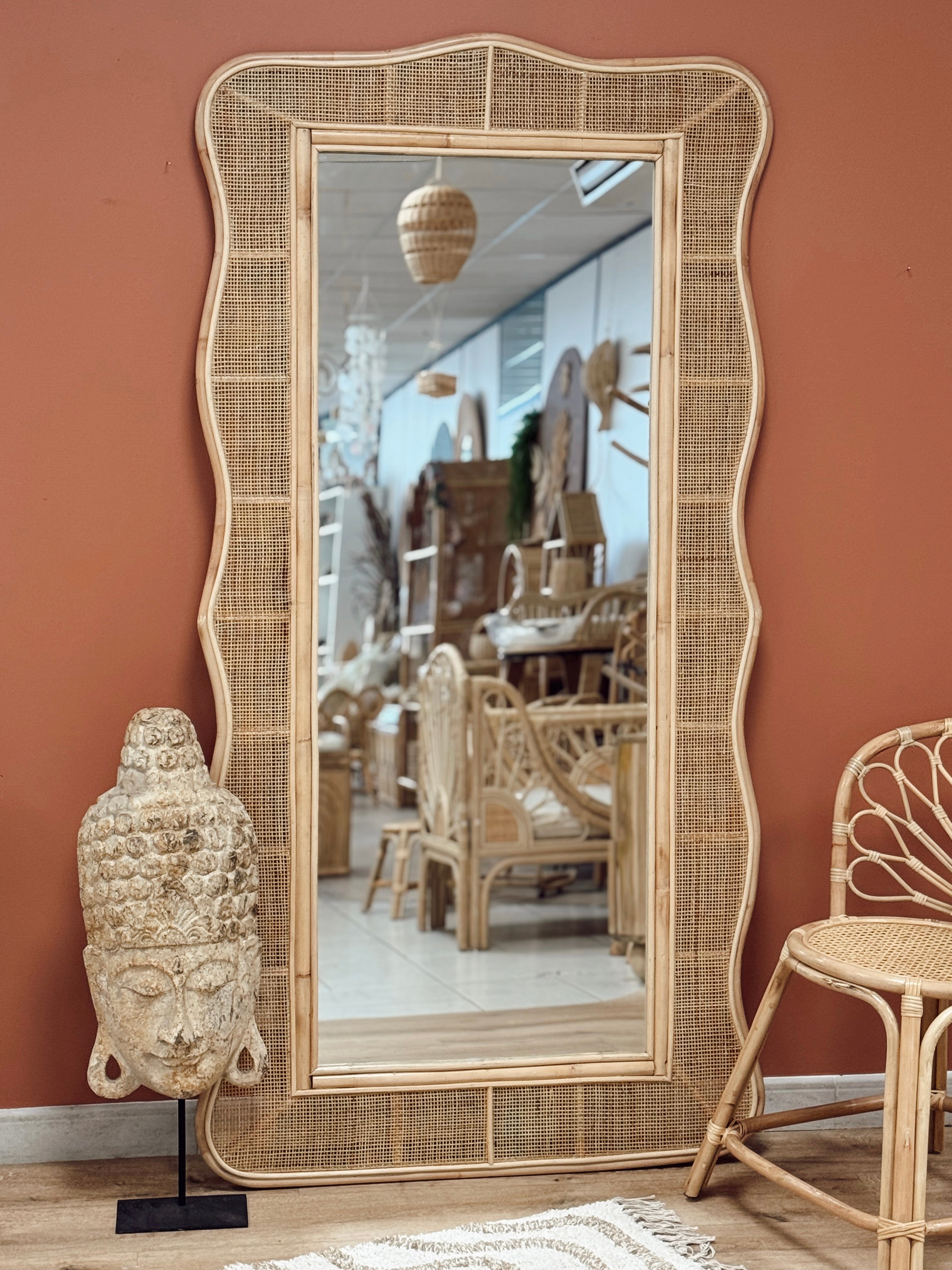 Miroir Wavy en rotin
