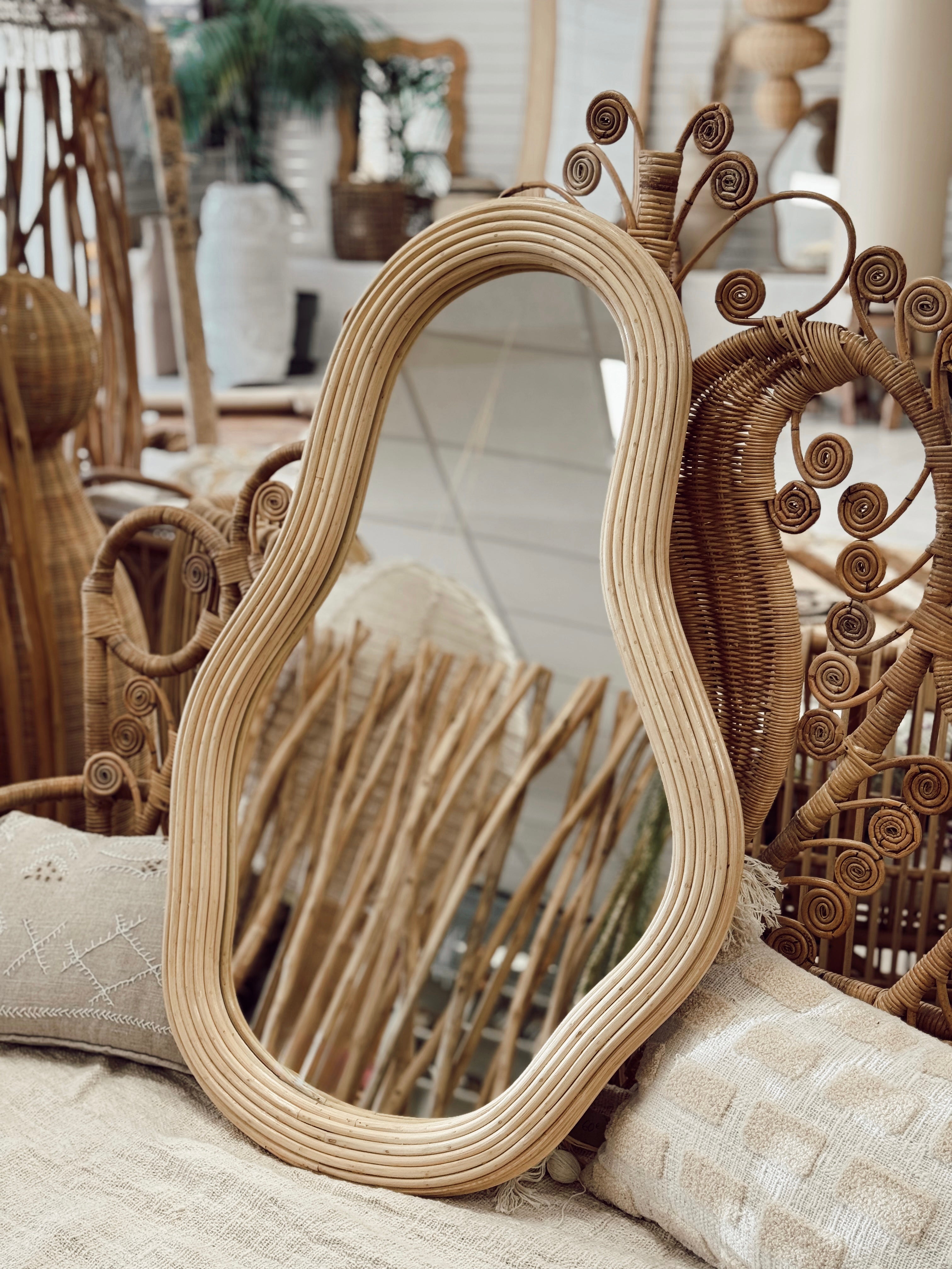 Miroir Nami en rotin