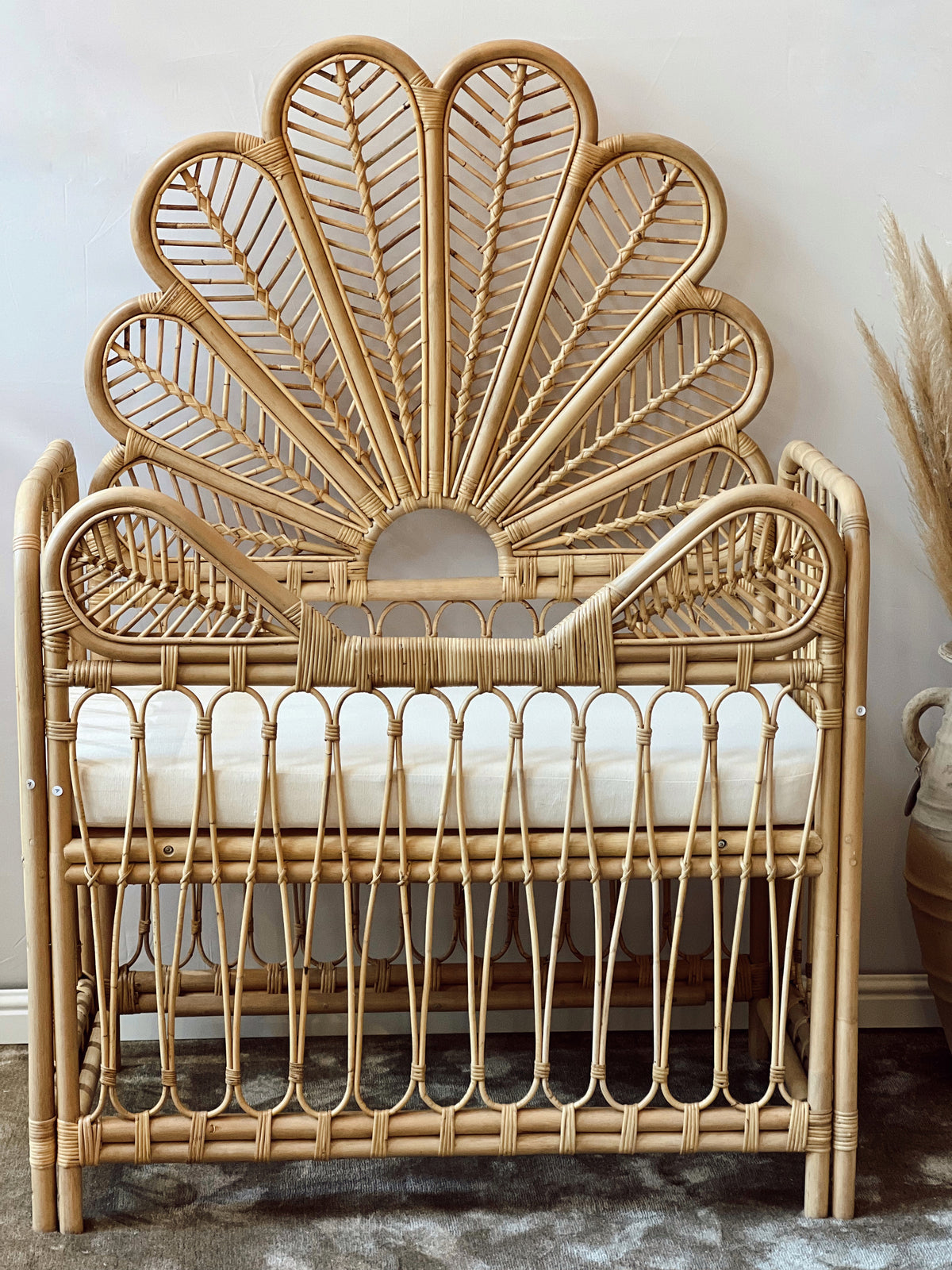 Flower rattan bed