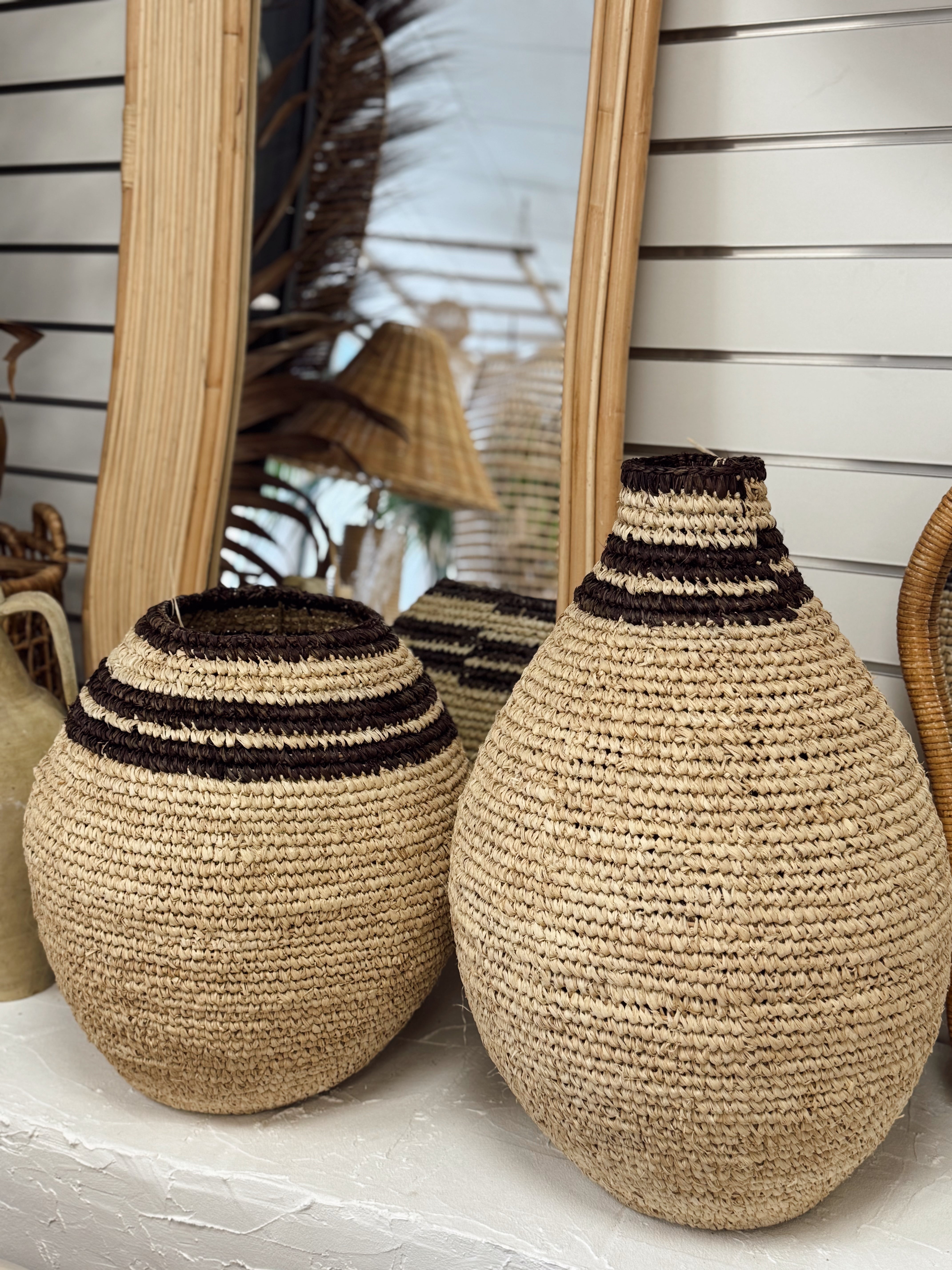Vase en jonc de mer – Motif rayé chocolat