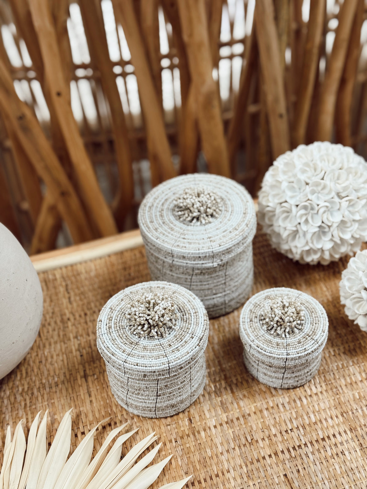 Boîtes rondes en perles I Beige