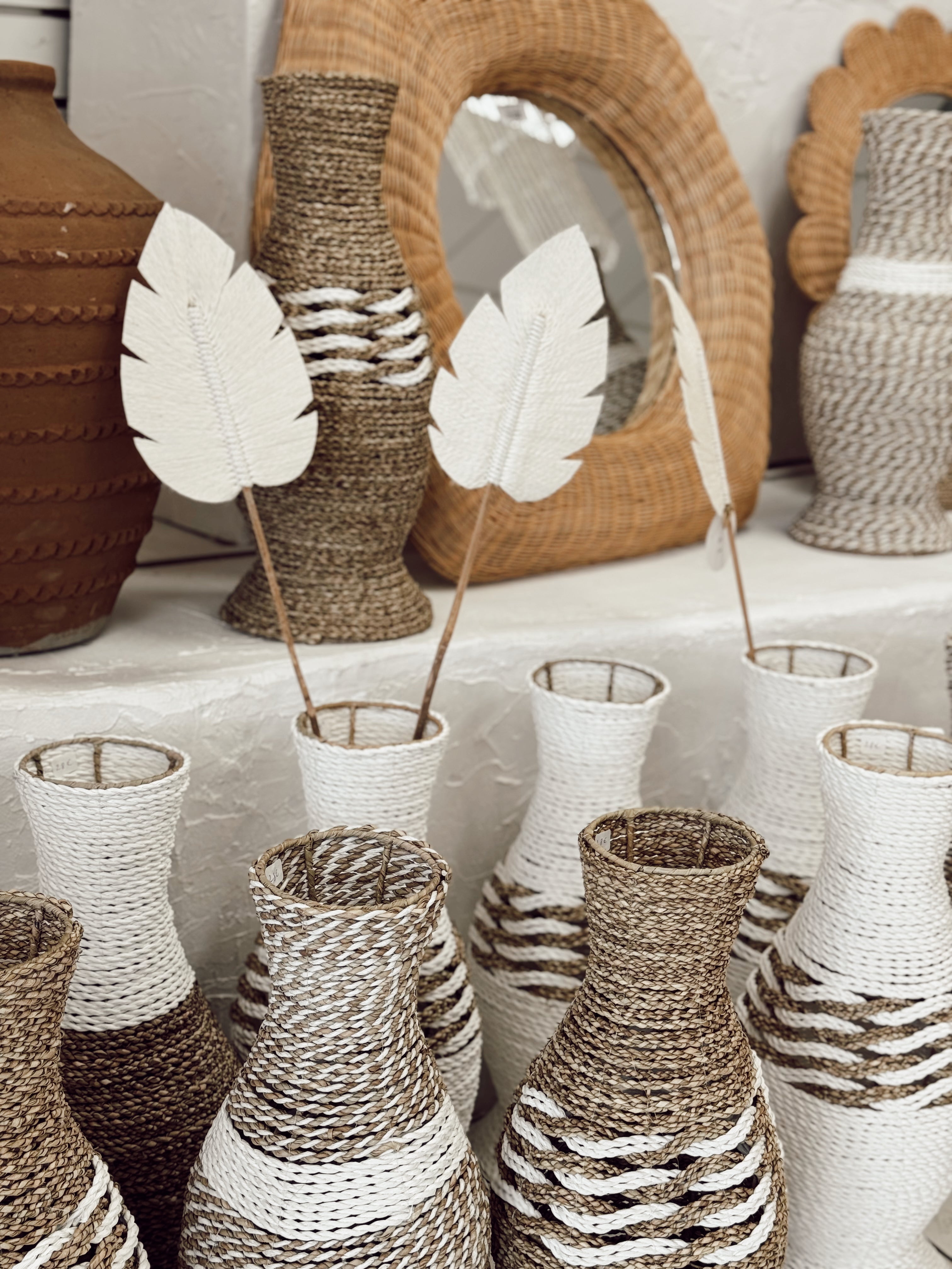 Vase en corde tressée