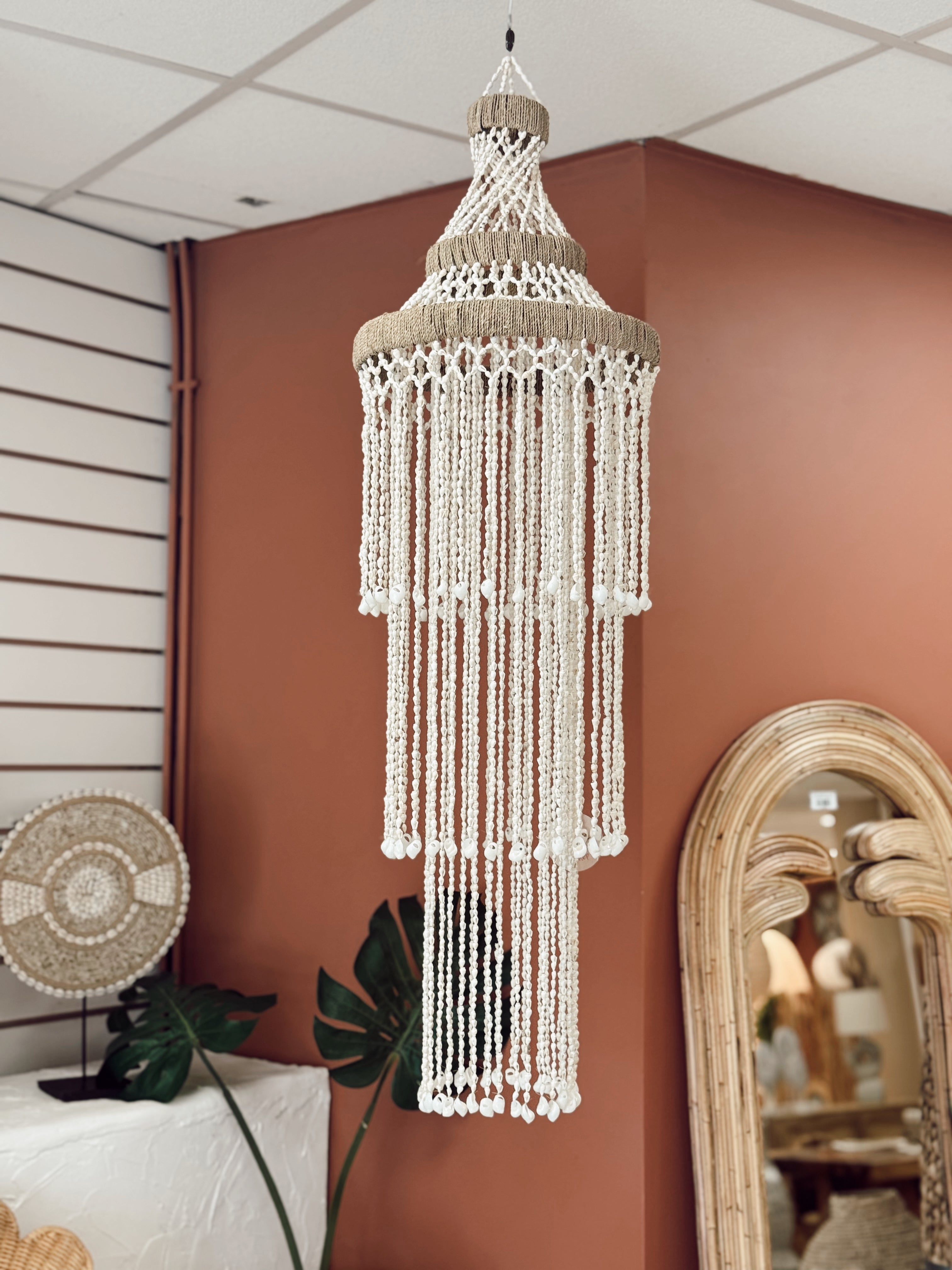 Lustre en coquillages naturel