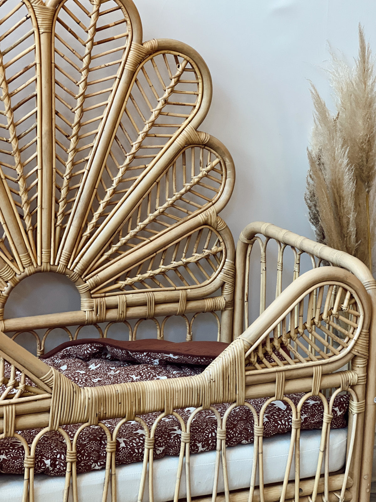 Flower rattan bed