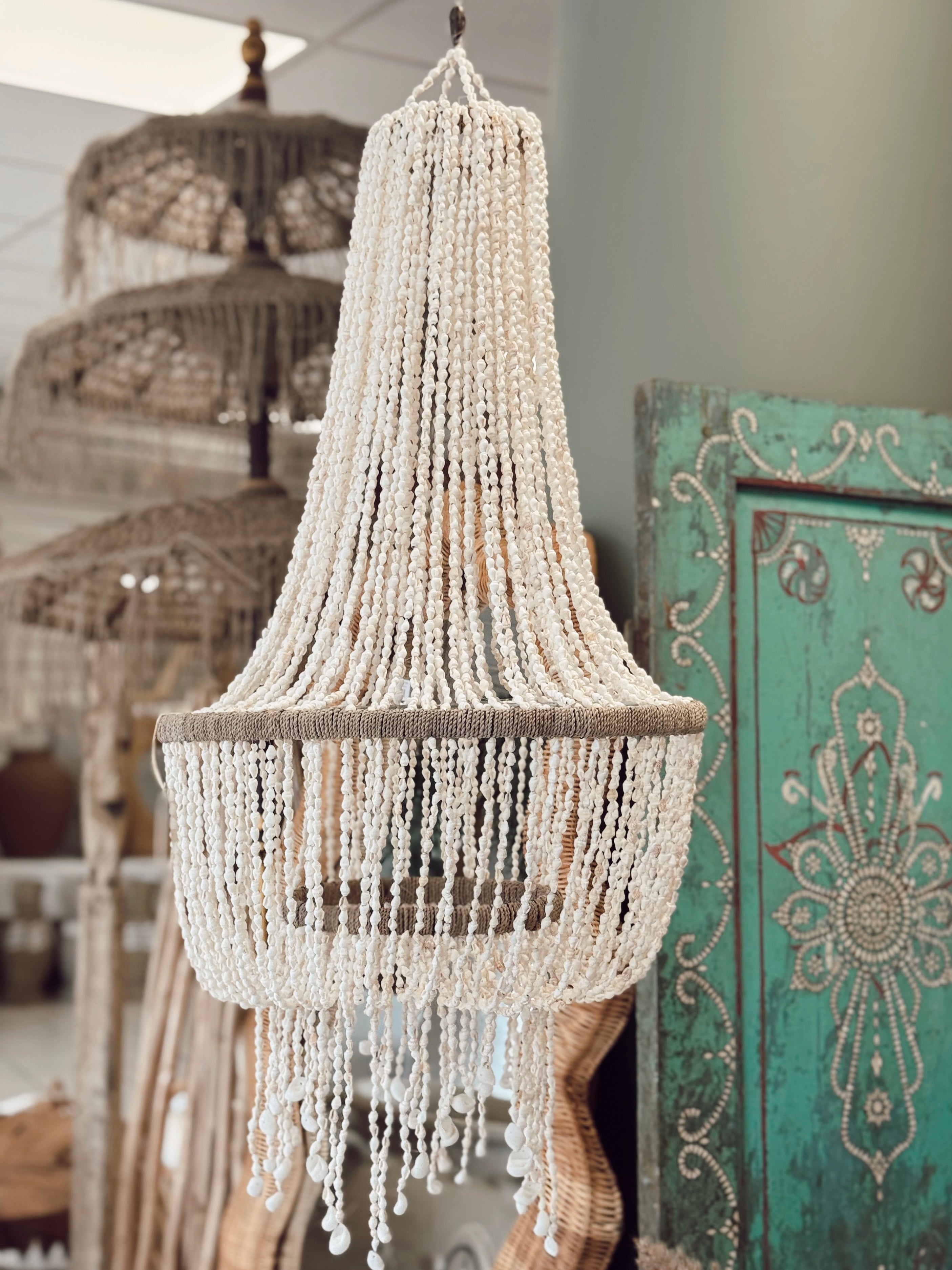 Lustre en coquillages naturel