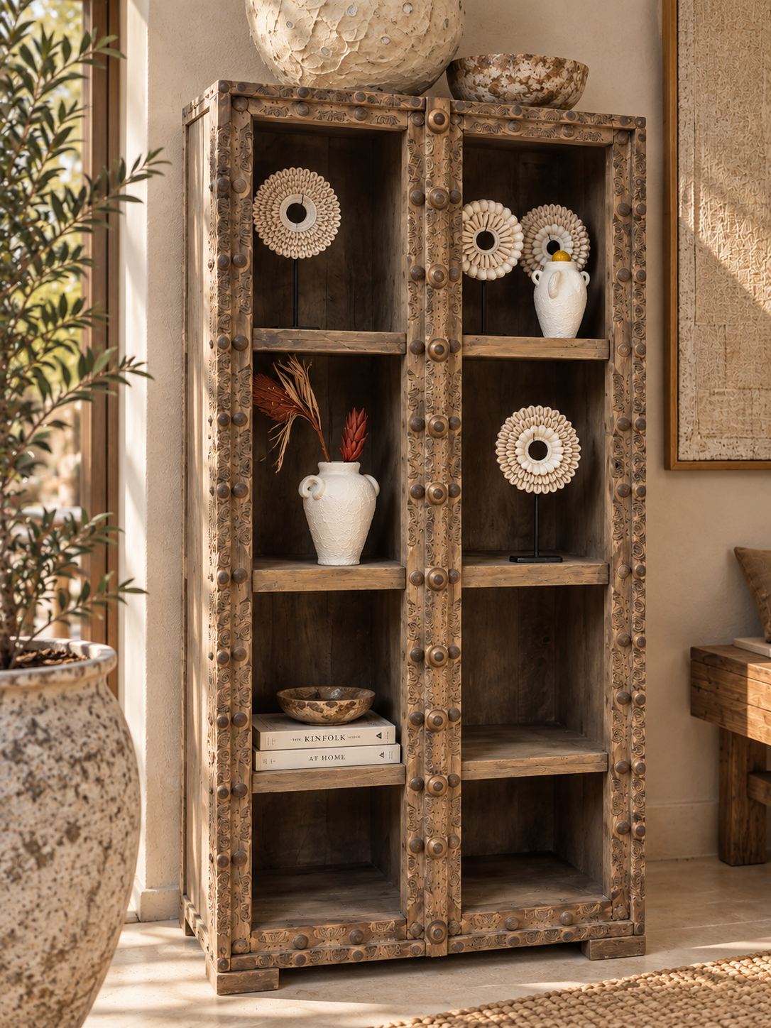 Bibliothèque indienne en bois sculpté