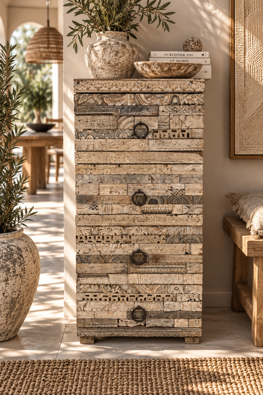 Chiffonnier indien en bois sculpté