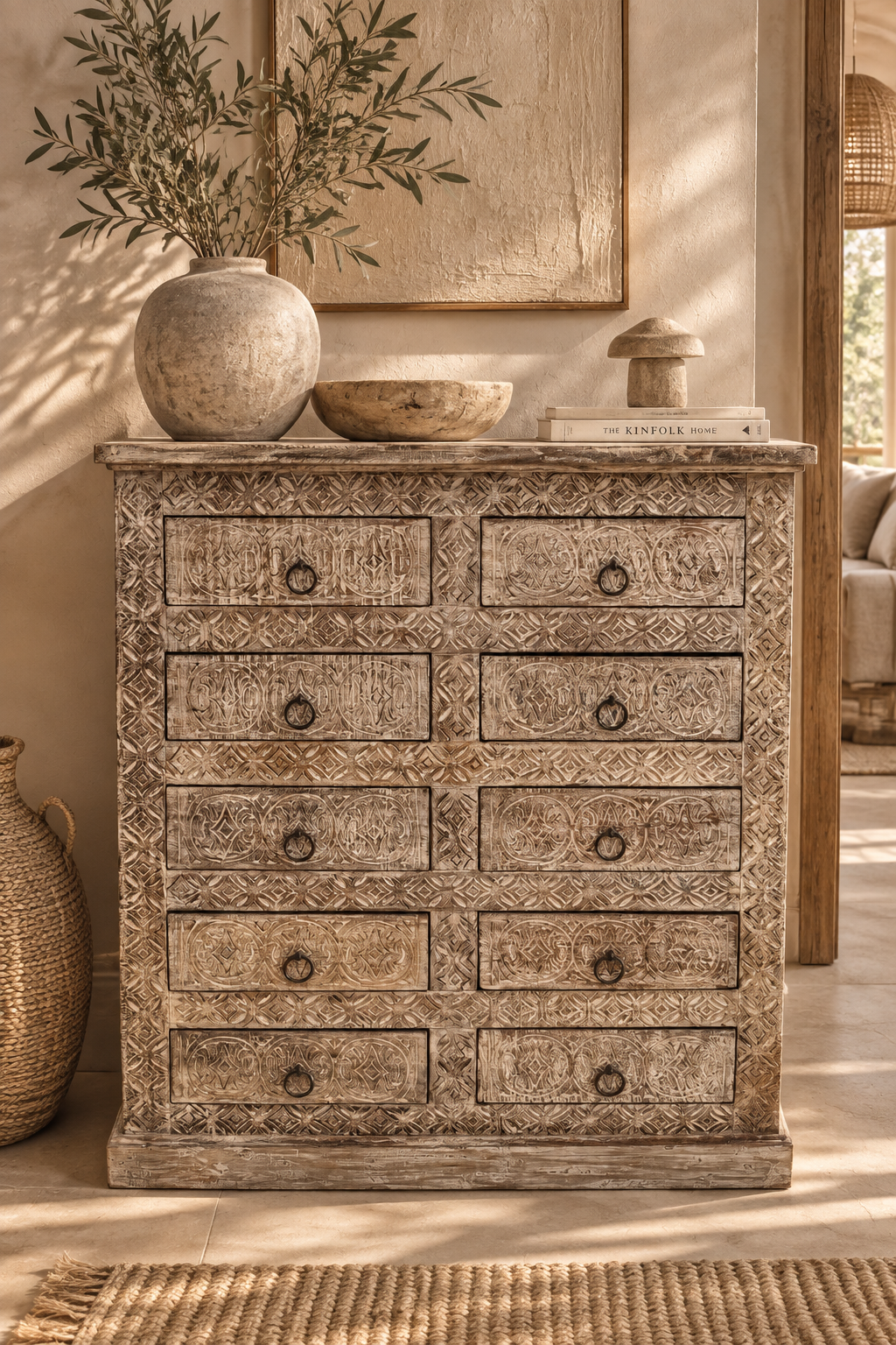 Commode indienne en bois sculpté