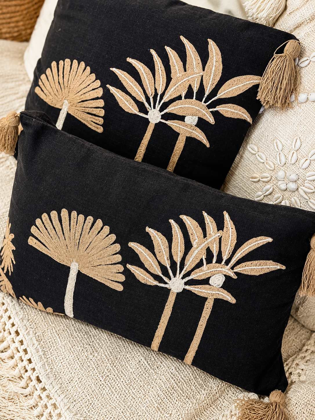 Housses de coussins brodés