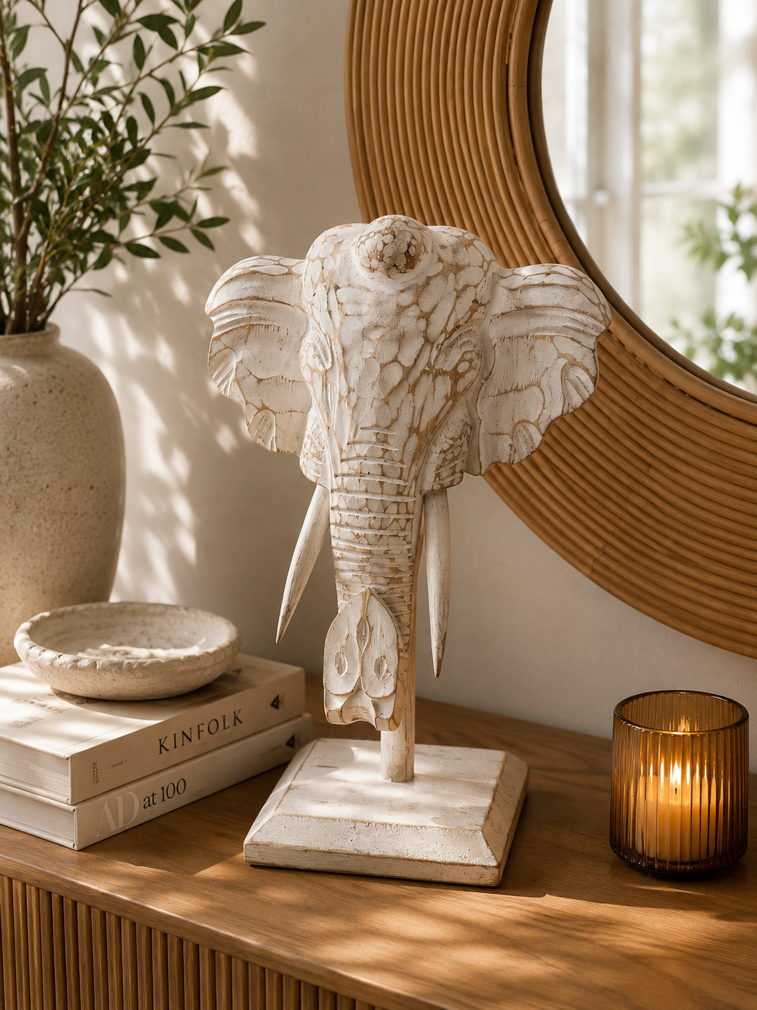 Tête d'éléphant sculptée en bois