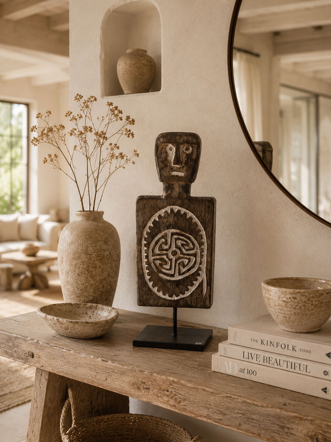 Statue ethnique en bois sur socle