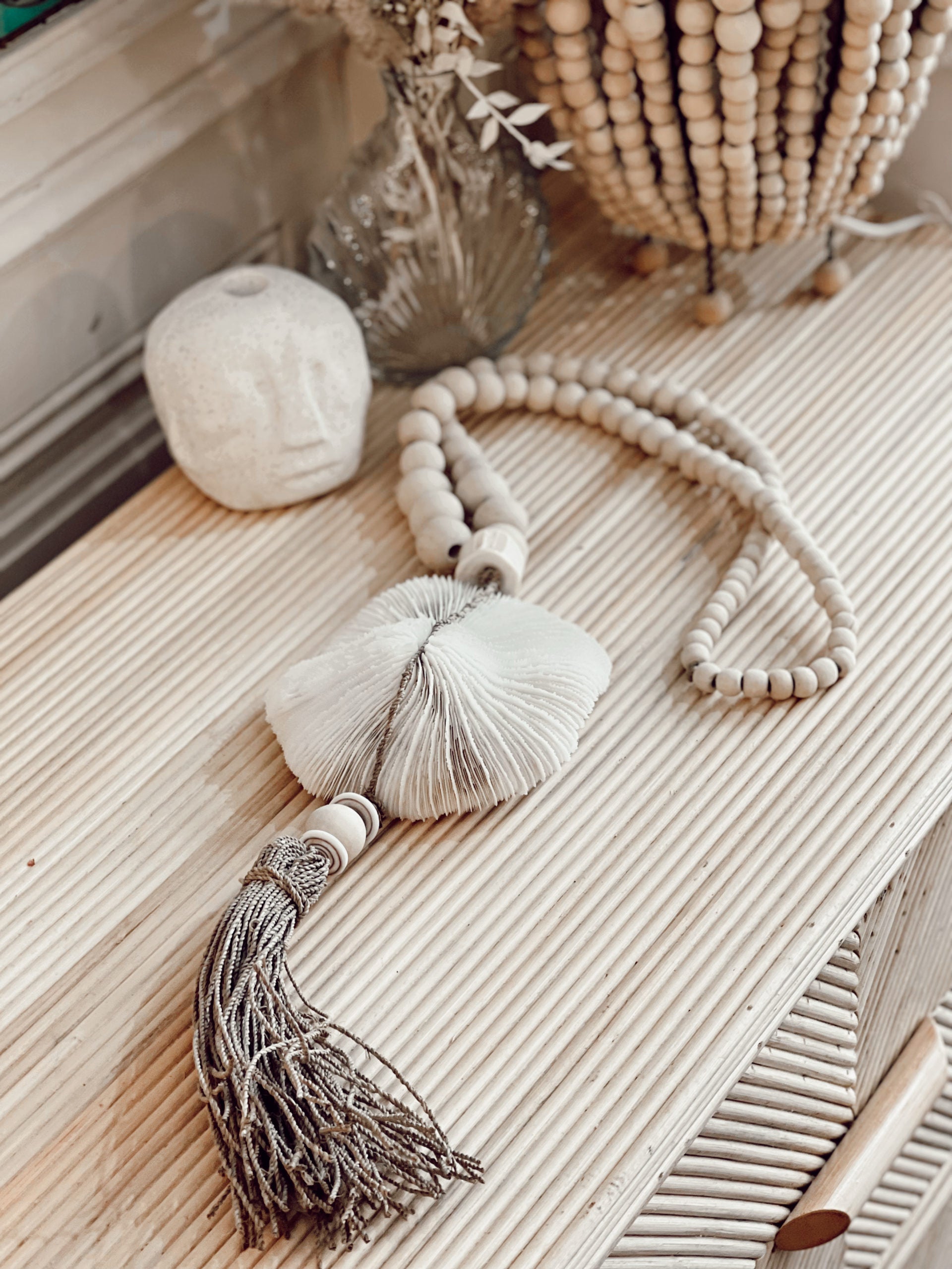 Coral and rope suspension