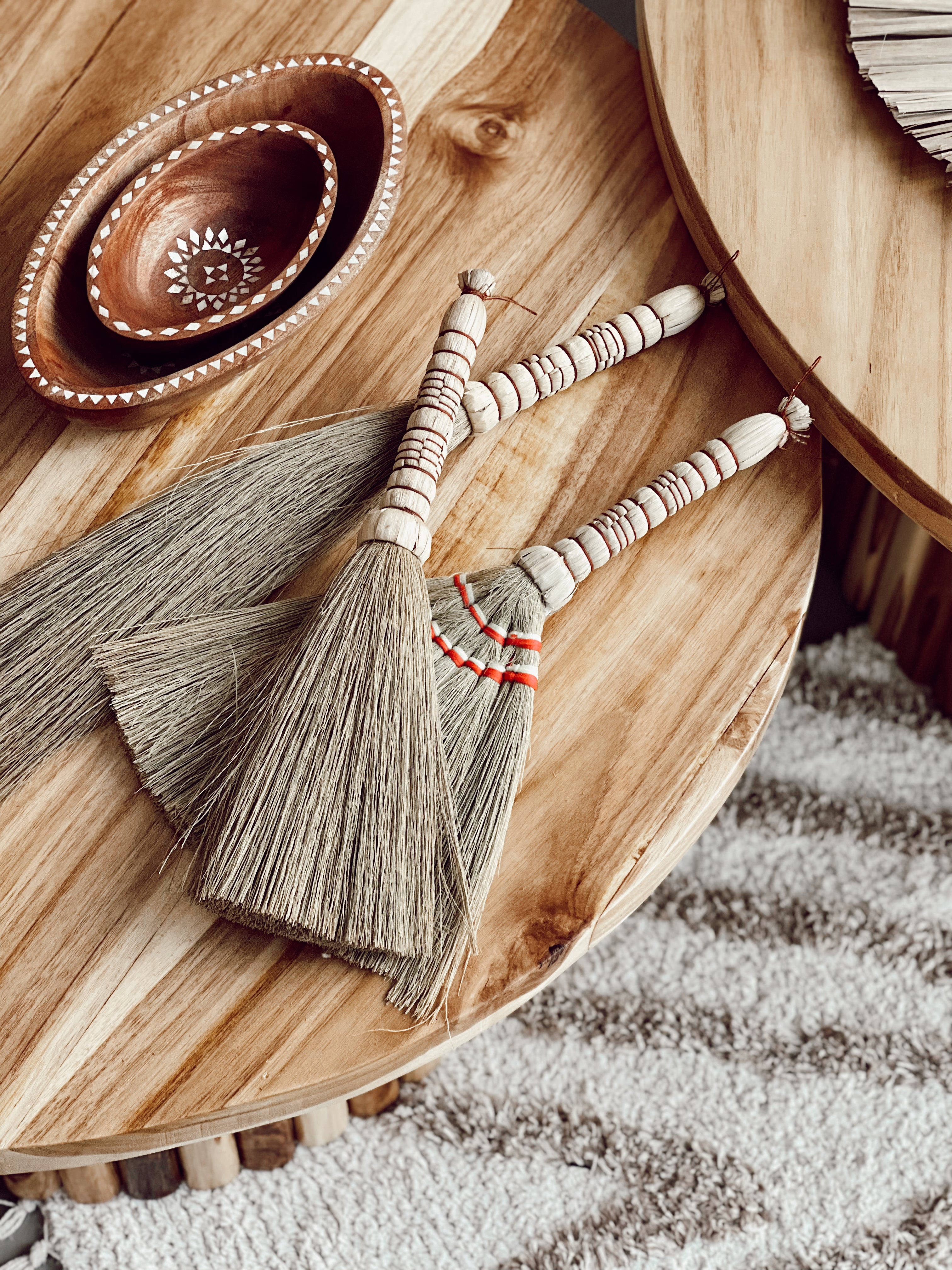 Small Bali broom in raffia