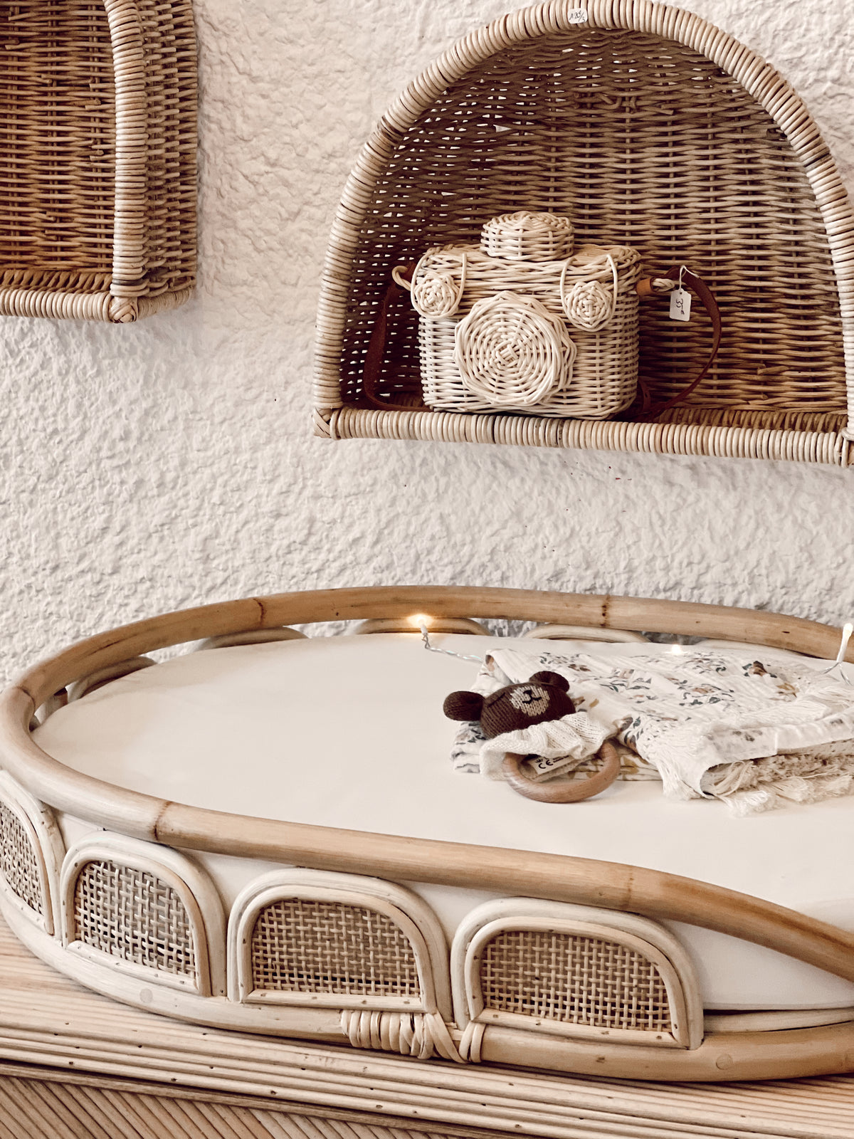 Sunshine rattan changing basket