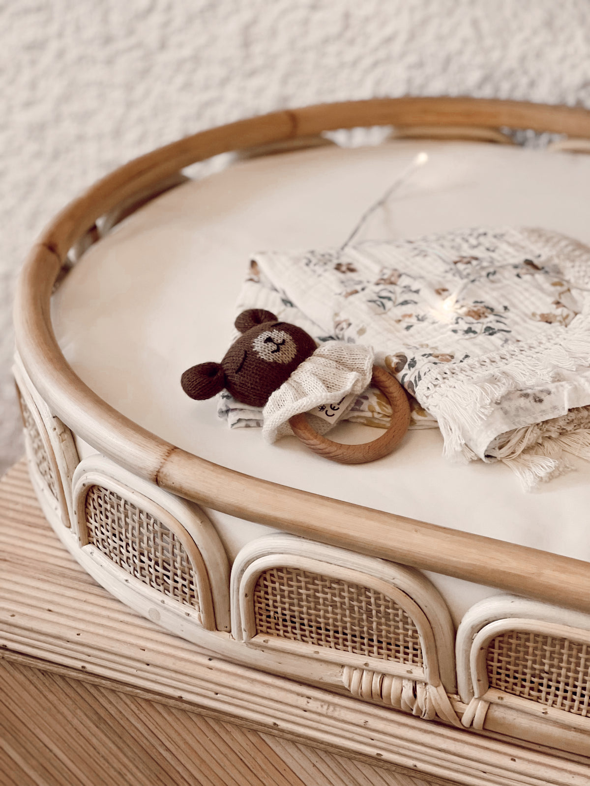 Sunshine rattan changing basket
